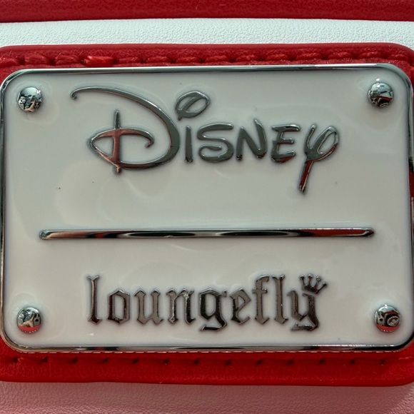 Disney Loungefly HSM Wildcats Crossbody Bag NWT White Red - Picture 8 of 8